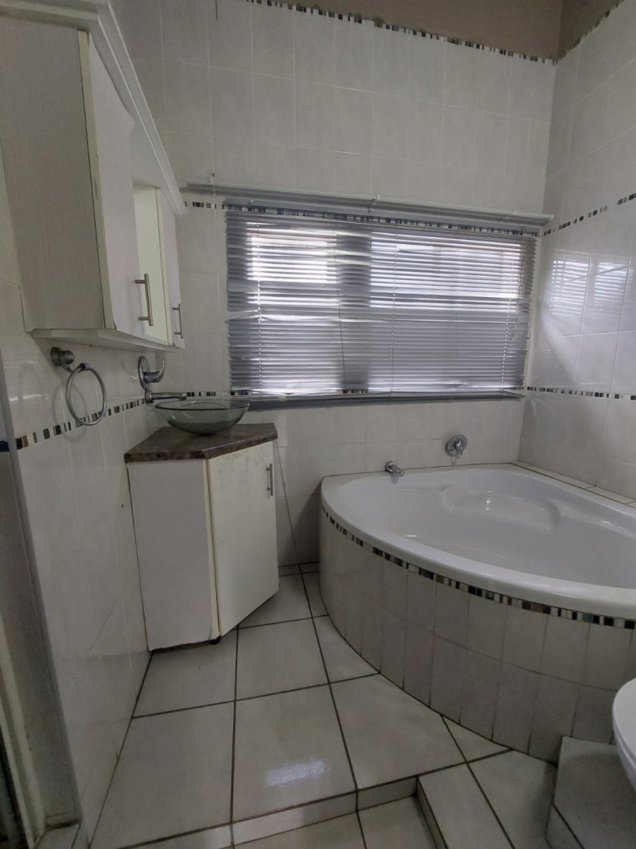4 Bedroom Property for Sale in Vaalpark Free State